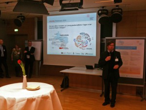 Vorstellung des Projekts eSociety Bodensee 2020 durch Jan vom Brocke, Uni Liechtenstein